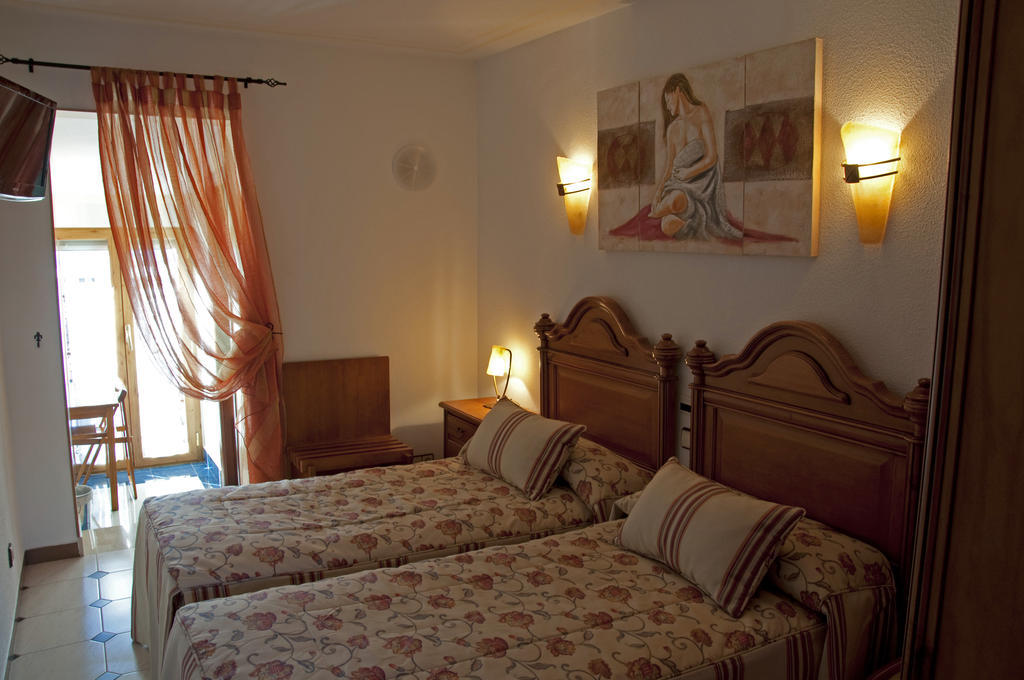 Hospederia Gemma Hotel La Lastrilla Værelse billede